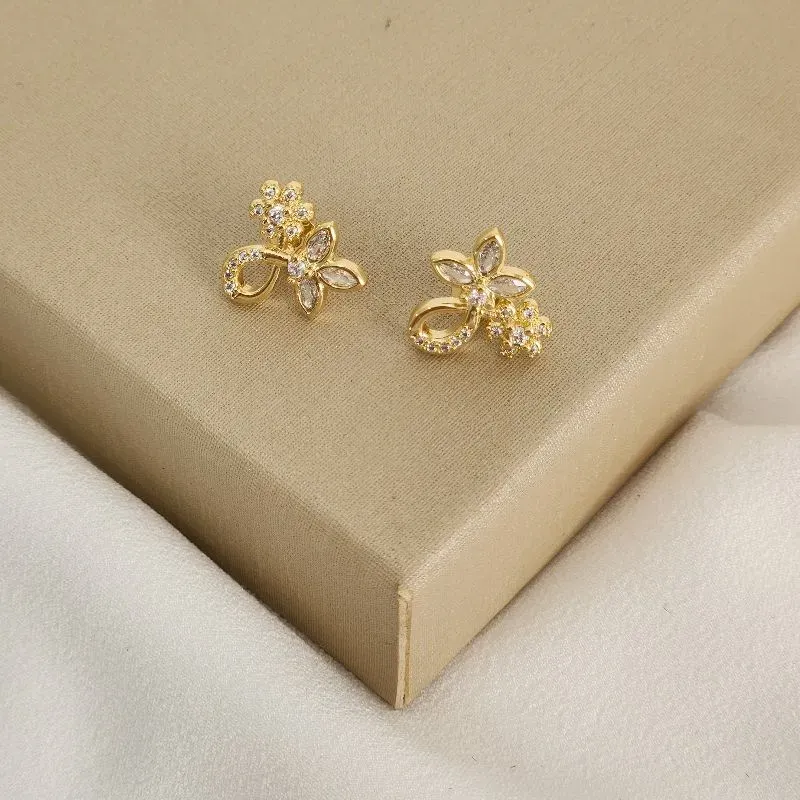 Brinco Flores Zircônia banhado Ouro 18k